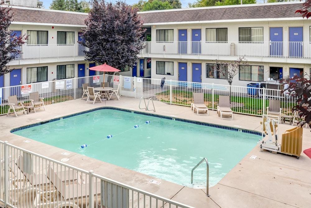 Motel 6-Troutdale, Or - Portland East Extérieur photo