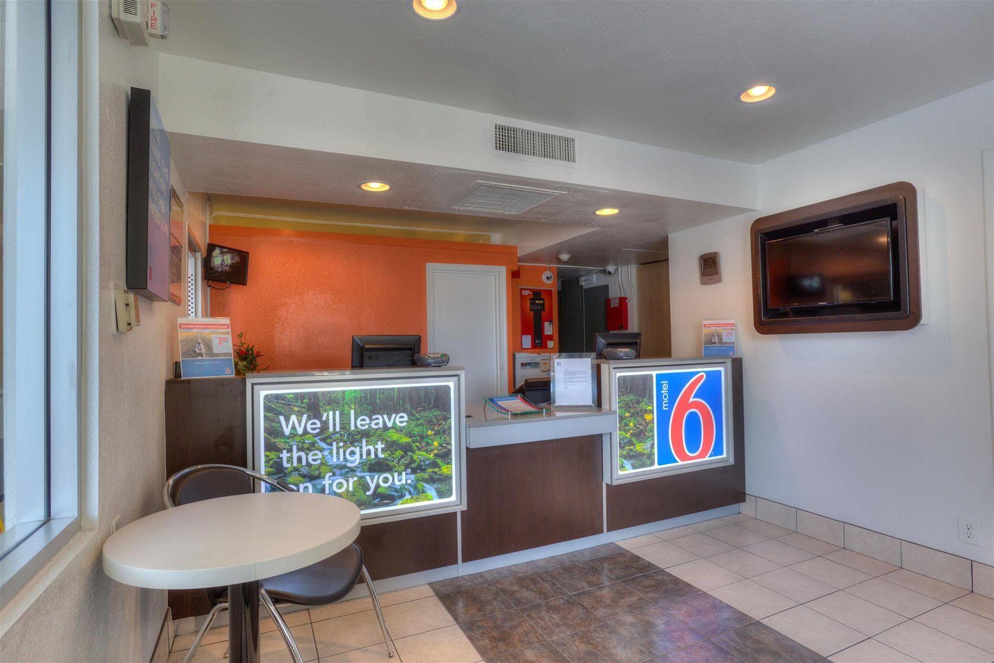 Motel 6-Troutdale, Or - Portland East Extérieur photo