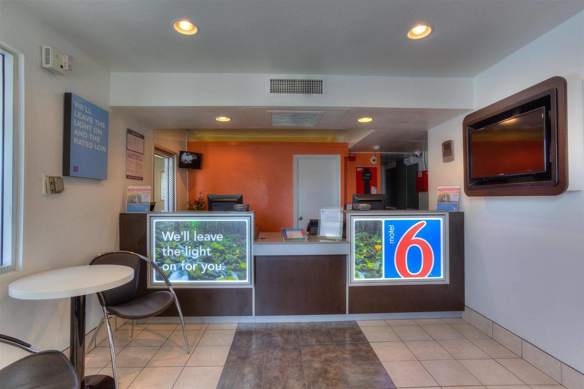 Motel 6-Troutdale, Or - Portland East Extérieur photo