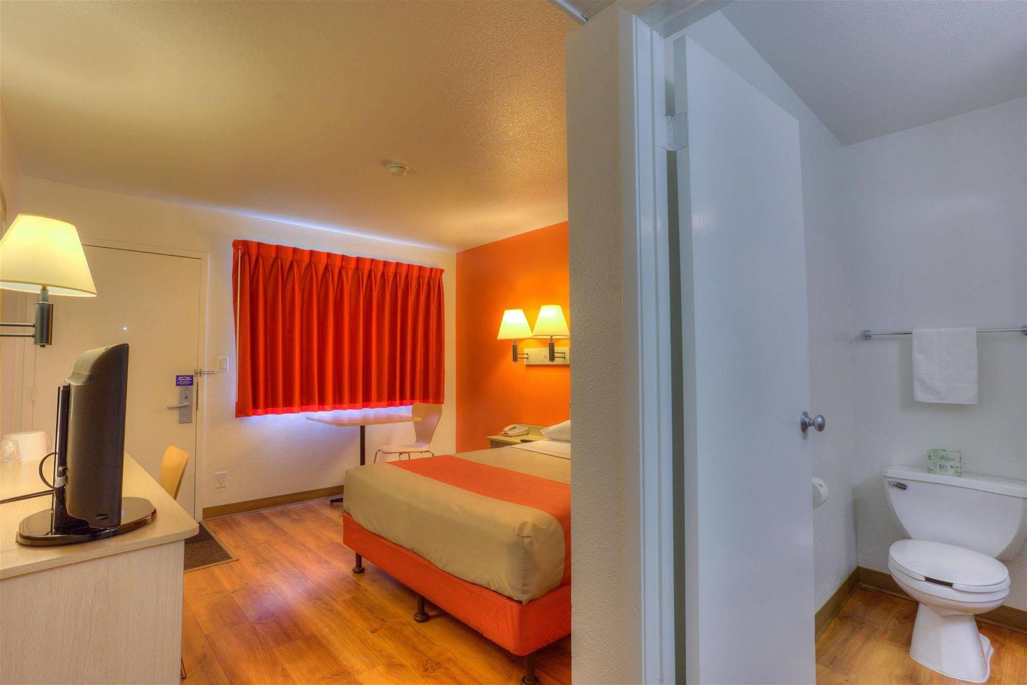 Motel 6-Troutdale, Or - Portland East Extérieur photo